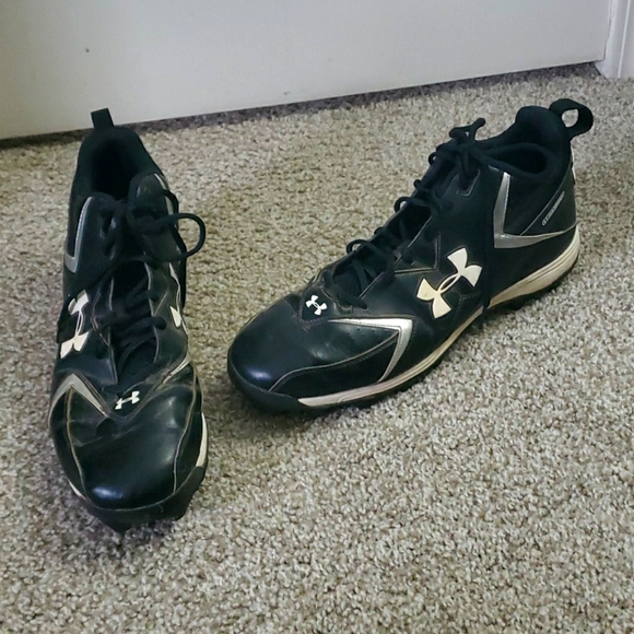 Football cleets - Picture 1 of 4